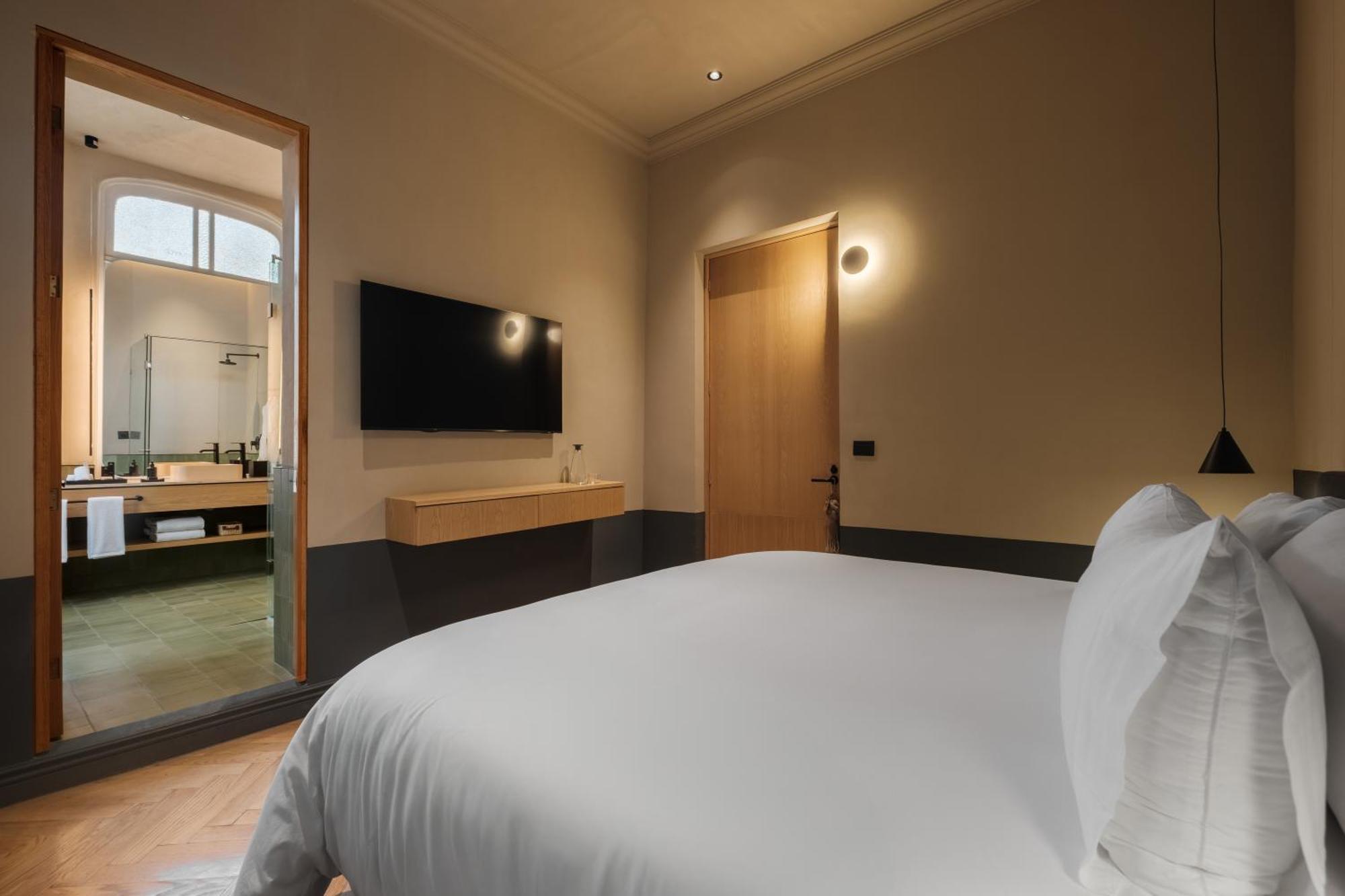 Deluxe Room,1699808098:JPEG